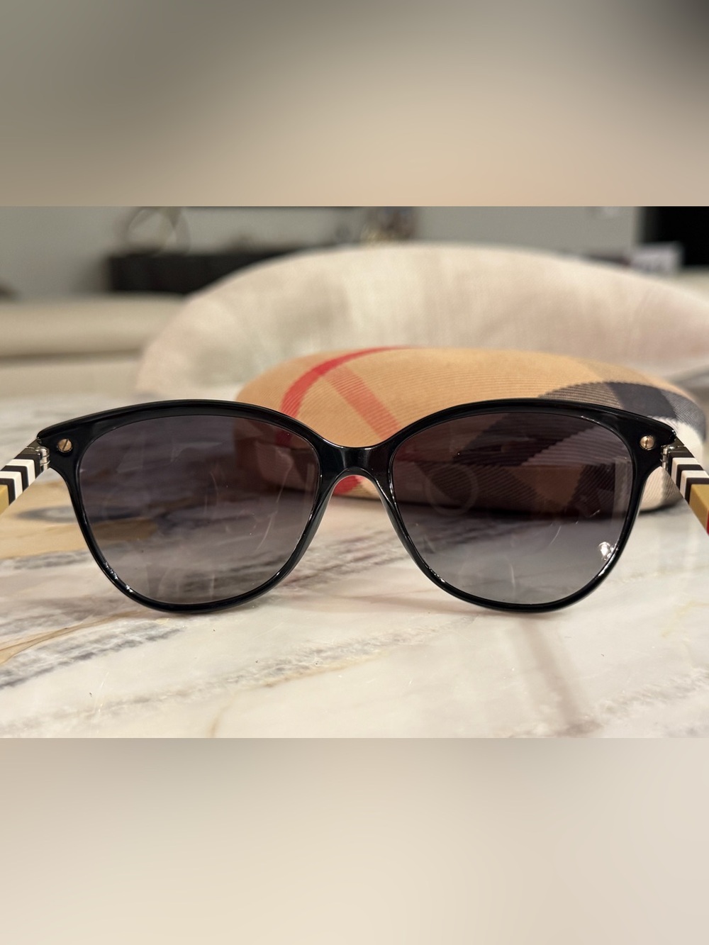 BURBERRY BE 4216 3001T3 Black cat eye Polarized grey gradient sunglasses - Picture 10 of 16
